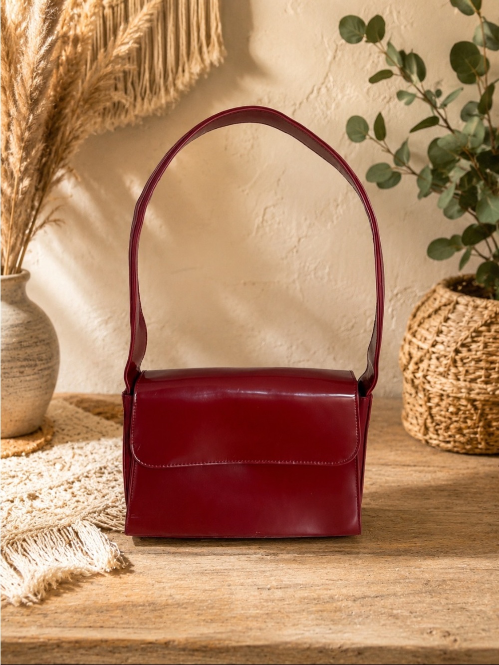 Enzo Angiolini Classic Women's Shoulder Bag in Burgundy